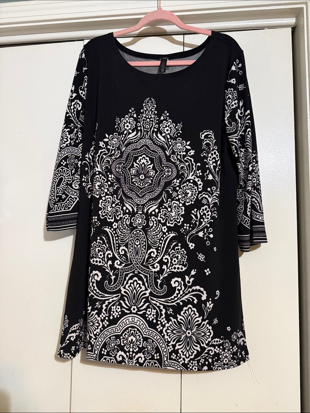 Black and White Paisley-Print Long Sleeve Shift Dress